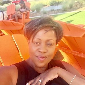 Meet your Posher, Dana